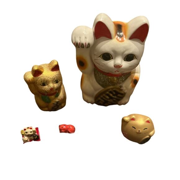 Maneki Neko Lucky Cat Collection From Disney Mitsukoshi EPCOT 20 Yrs Ago Vintage - Picture 1 of 12
